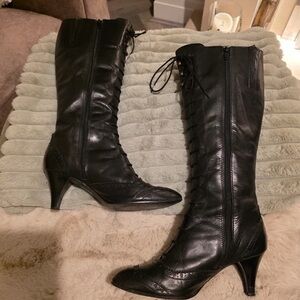 Vintage Black Lace-Up Heeled Boots